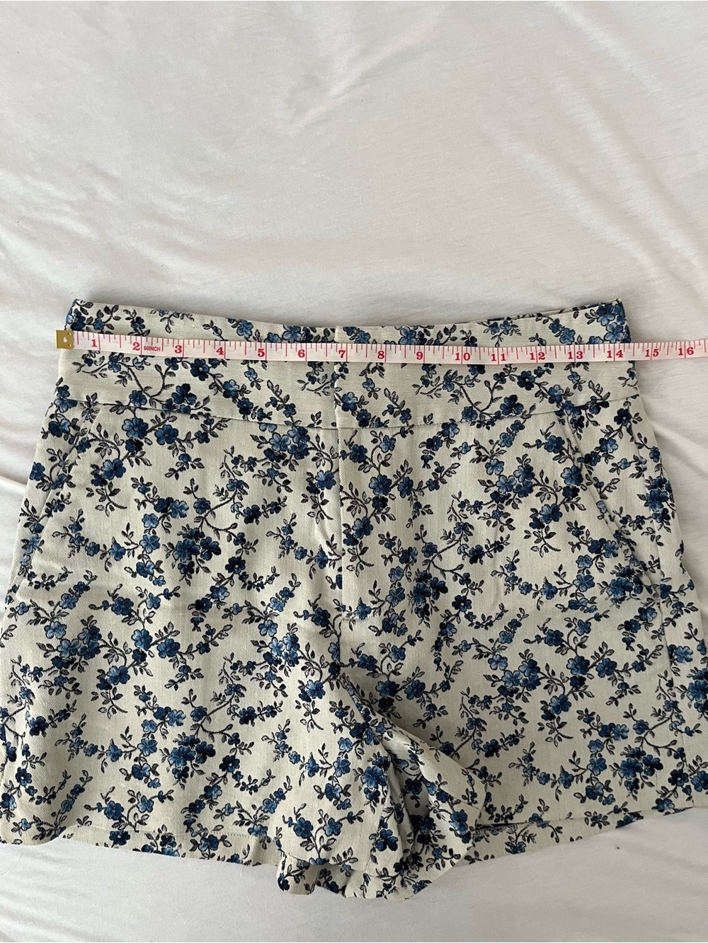 Alice + Olivia High-Waist Blue Floral Women’s Shorts - Picture 8 of 10